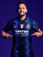 身体对抗更 身体对抗更